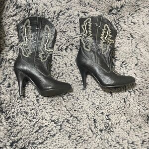 Women's Black Western-Style High Heel Boots